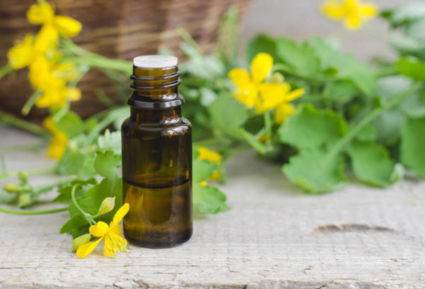 Бородавки на спине: причины их появления и способы удаления