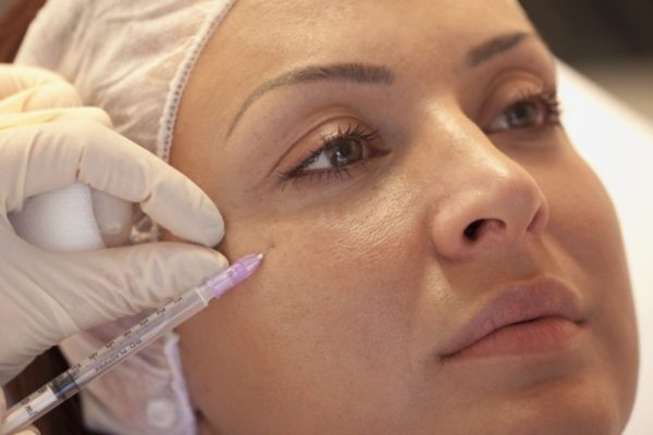 Как убрать синяки под глазами: косметические процедуры от мешков и синяков под глазами