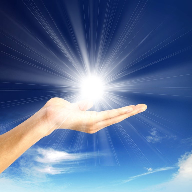 Родинка под правым глазом у женщин: что значит, причины появления, лучший способ удалить новообразование на веке