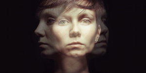 Галлюцинации и бред при шизофрении Как проявляется женская шизофрения