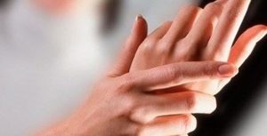 Что делать, если немеют руки по ночам и в чем причина Почему у человека немеют руки по ночам