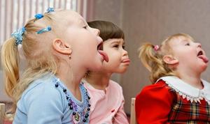 Артикуляционная гимнастика для детей 5 лет Выполнение артикуляционной гимнастики с группой детей